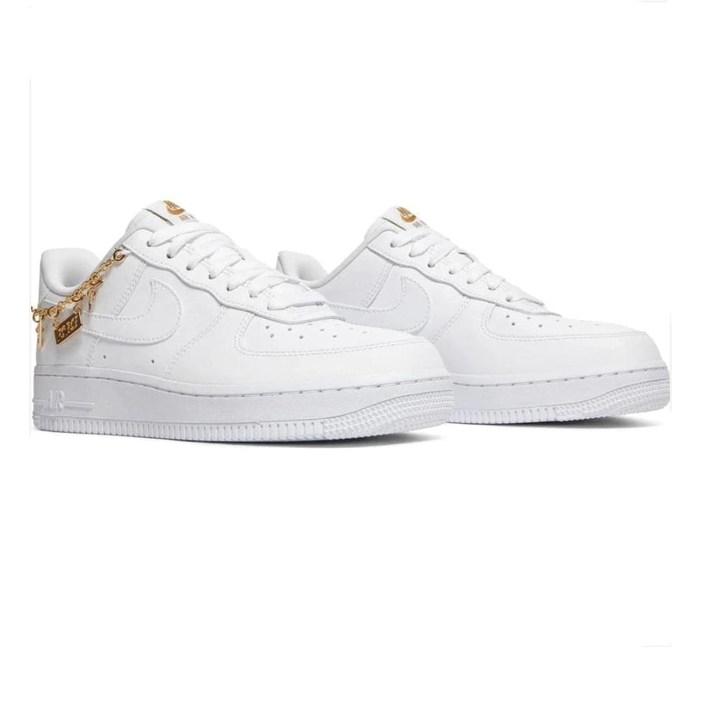 
                      
                        AIR FORCE 1 '07 LUCKYCHARM
                      
                    