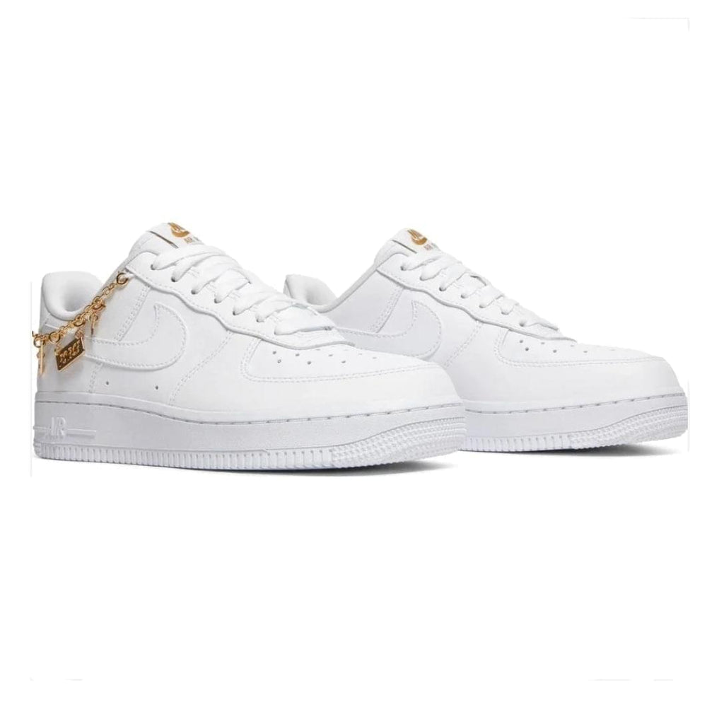 
                      
                        AIR FORCE 1 '07 LUCKYCHARM
                      
                    