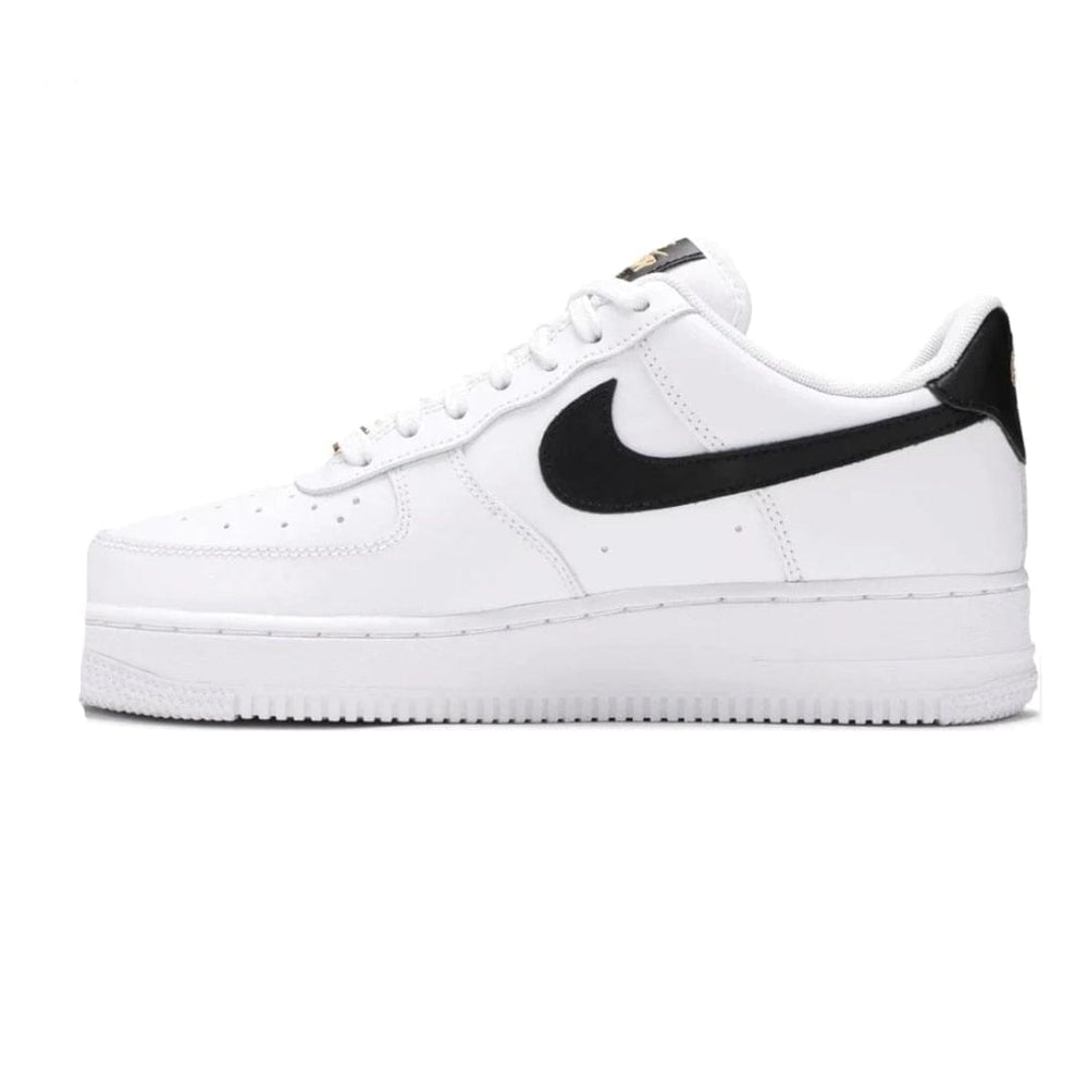 
                      
                        AIR FORCE 1 '07 ESSENTIAL-B/W
                      
                    